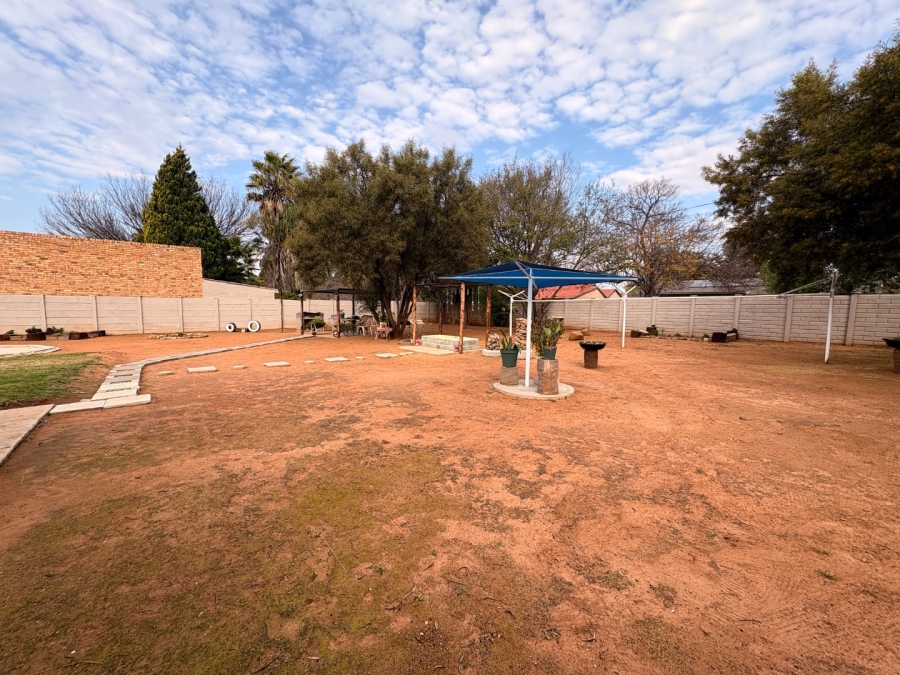 3 Bedroom Property for Sale in Flimieda North West